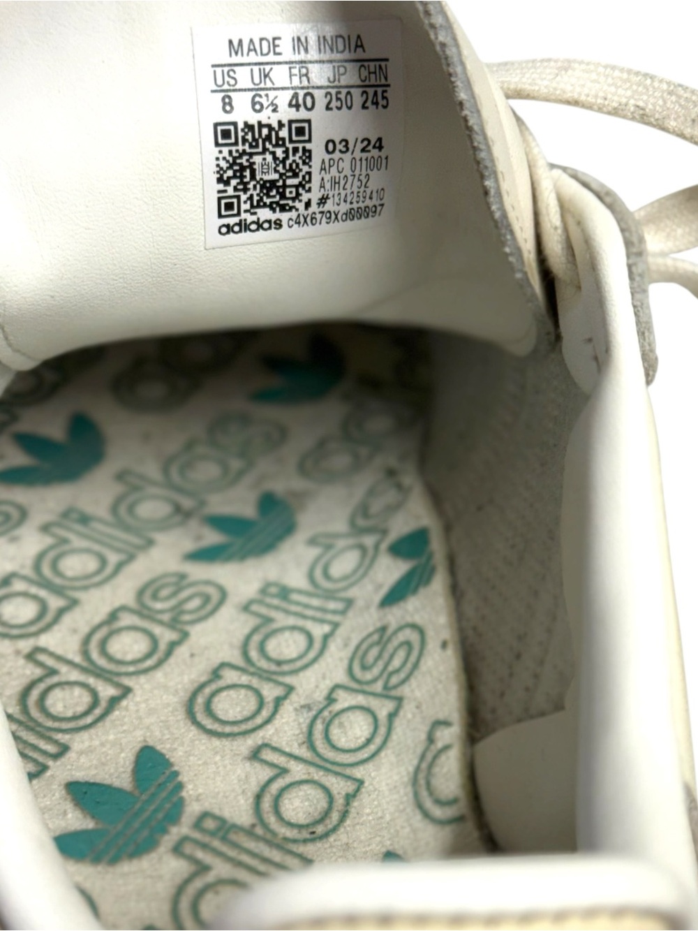 Adidas Samba OG Sneakers in White with Hazy Green Stripes Sz 8 - Picture 7 of 7